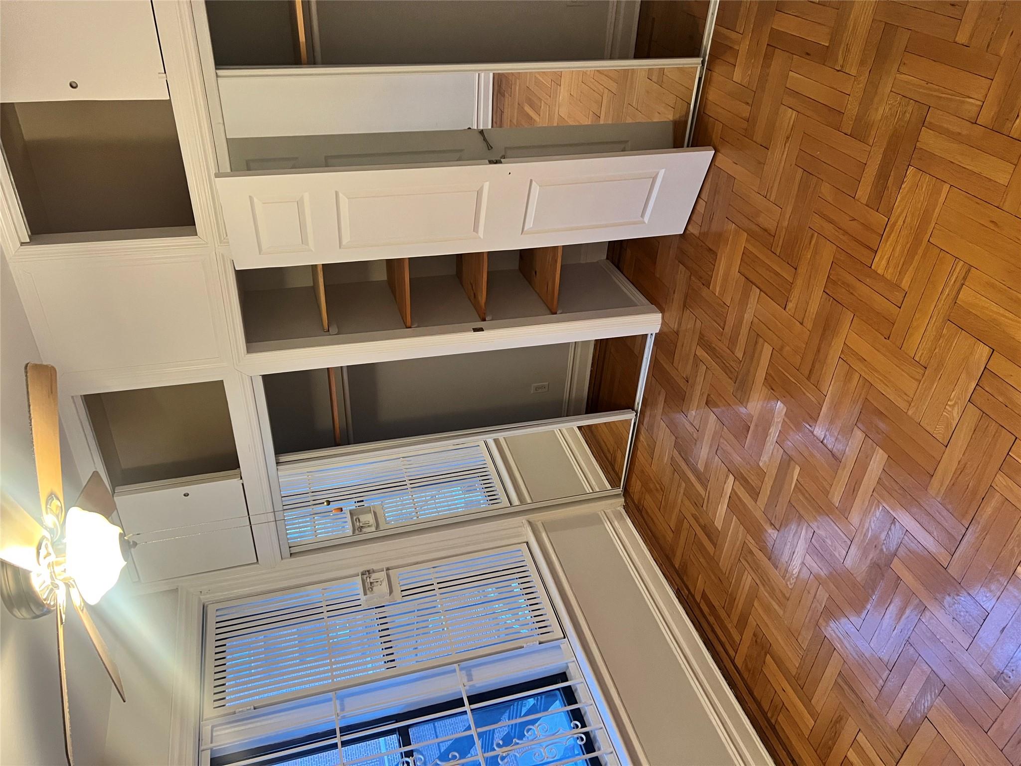 39th Place Pl 1B, Sunnyside, Queens, NY - 1 Bedrooms  
1 Bathrooms - 