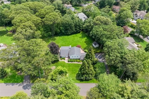 21 Kodiak  Drive Woodbury NY 11797