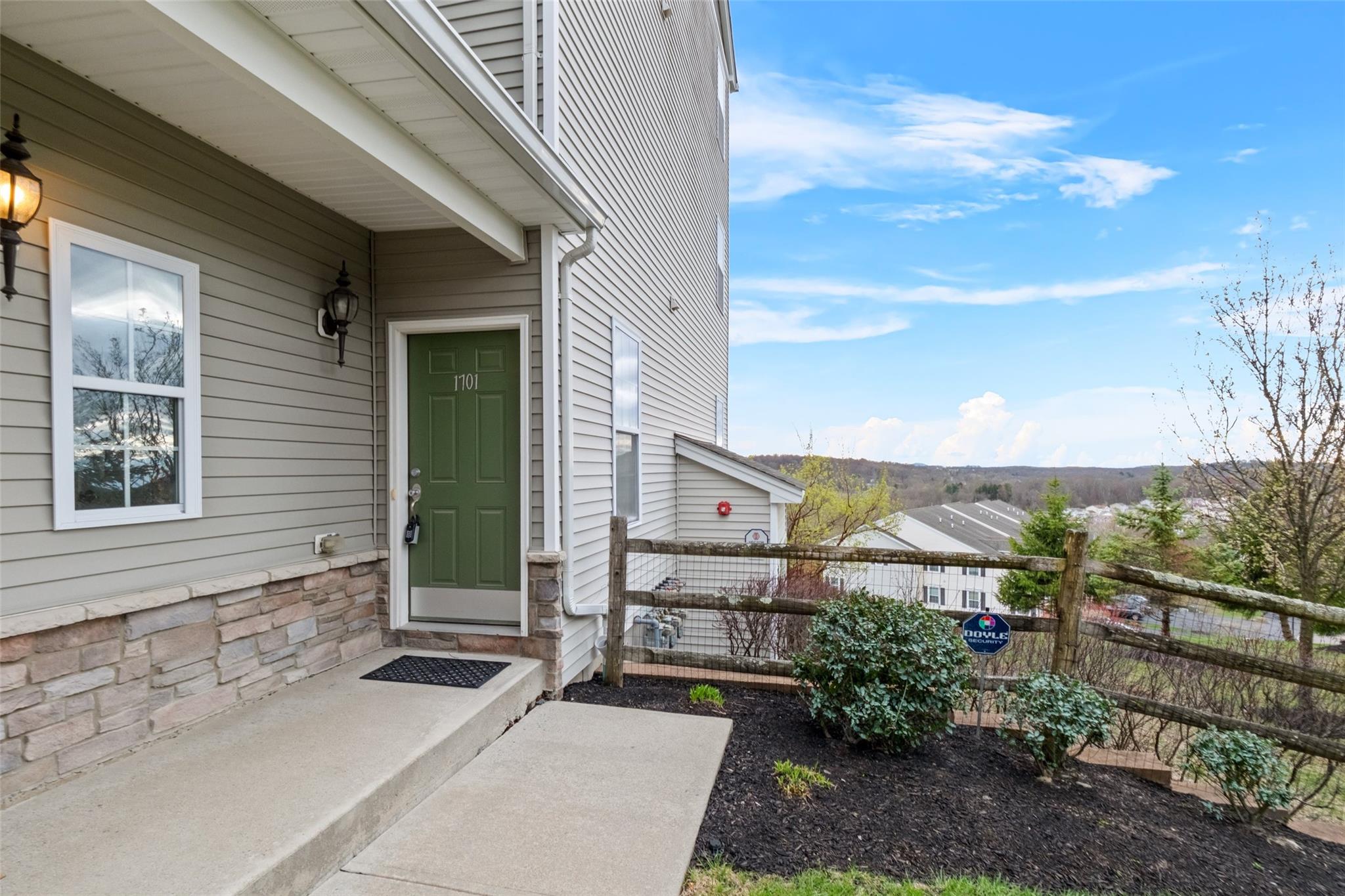 1701 Hawthorn Way, New Windsor, New York image 1