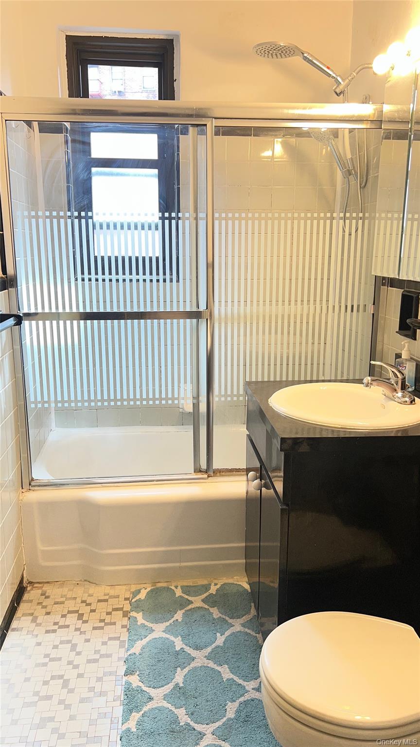 84-01 main street 207