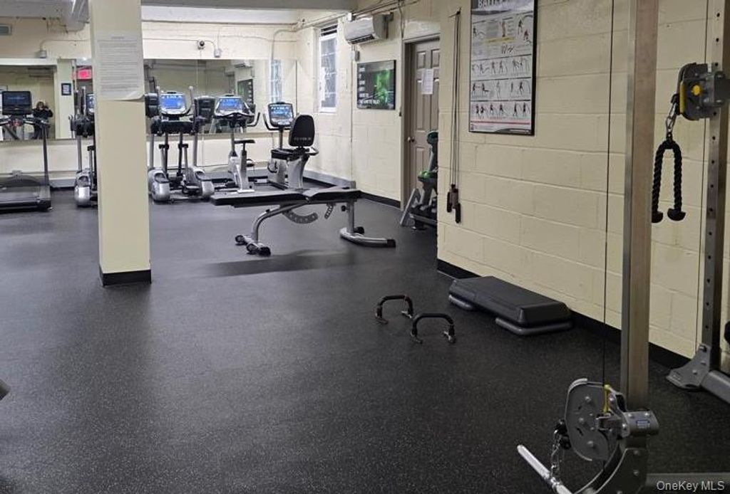 Photo of 84-01 main street St #207, Briarwood, NY 11435 (MLS # 939573)