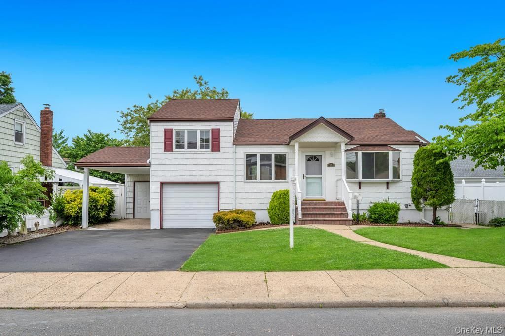 Photo of 125 S 5th Street, Bethpage, NY 11714 (MLS # 1004999)