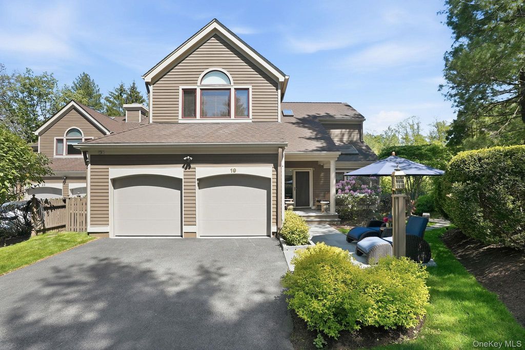 Photo of 19 Clubhouse Lane, Scarsdale, NY 10583 (MLS # 991729)