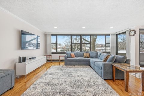 715 162nd Street 4D Beechhurst NY 11357