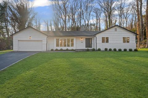 110 Peach Drive East Hills NY 11576