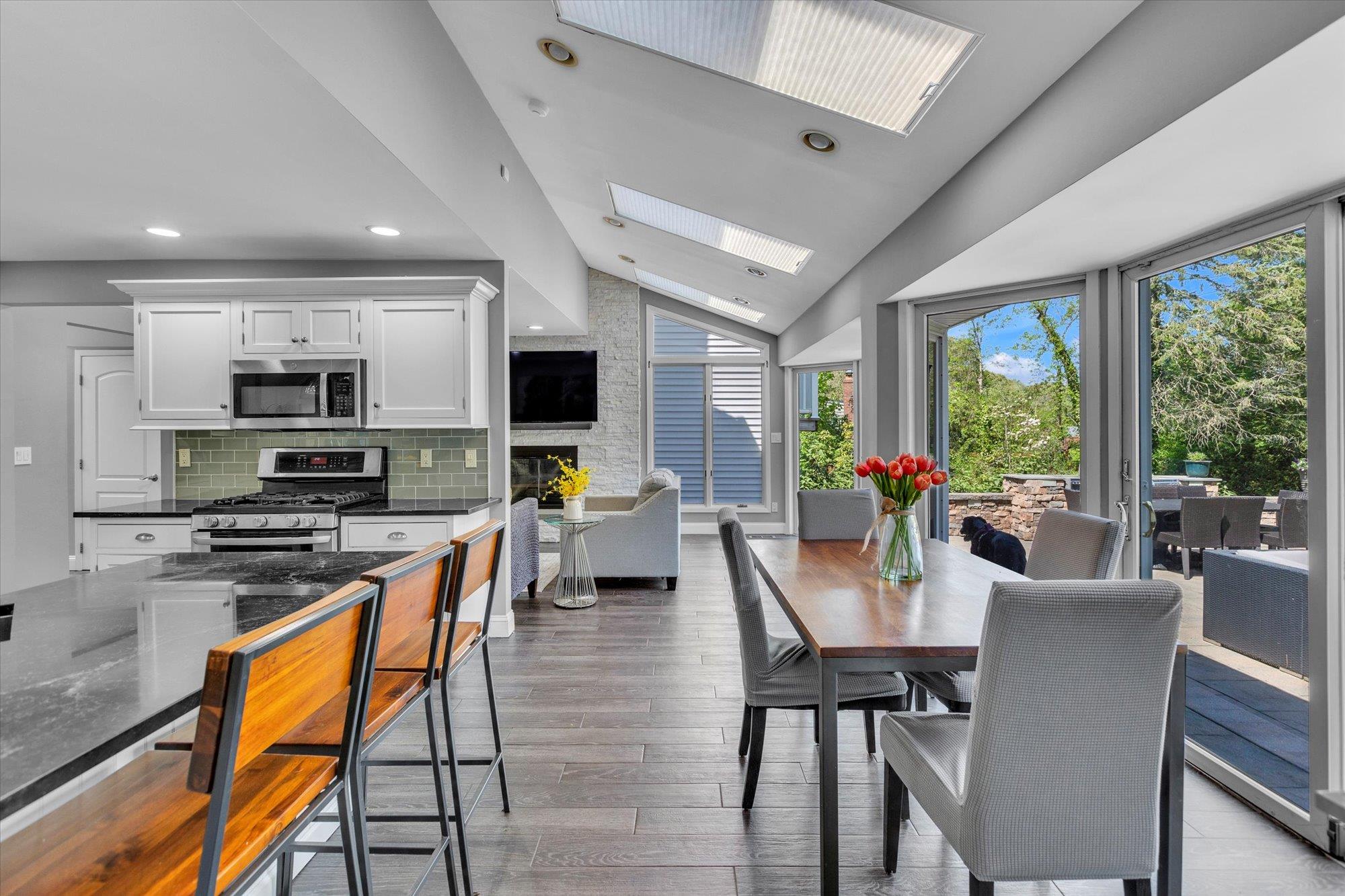 45 Rustic Gate Lane, Dix Hills, New York image 12