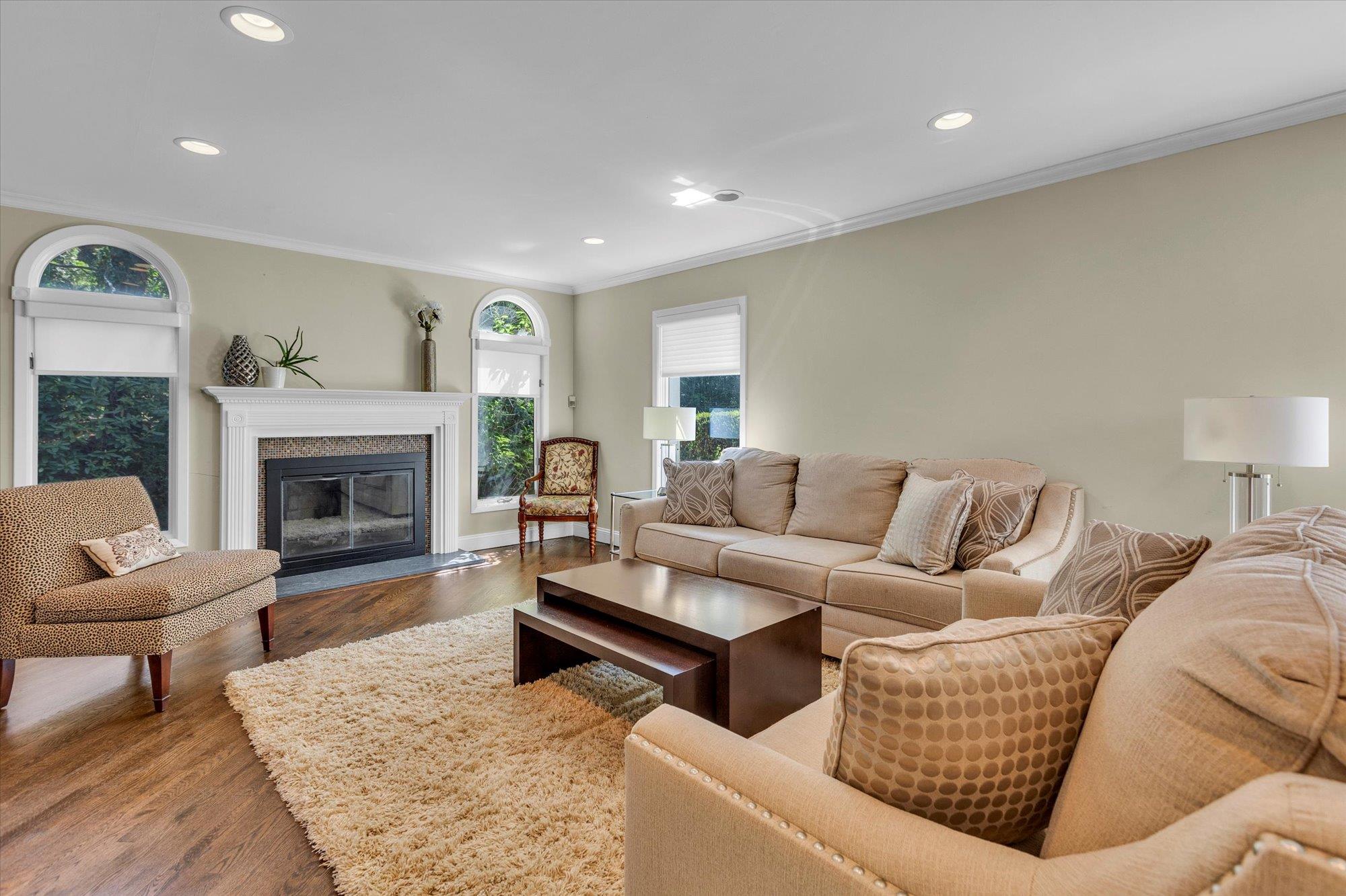 45 Rustic Gate Lane, Dix Hills, New York image 7
