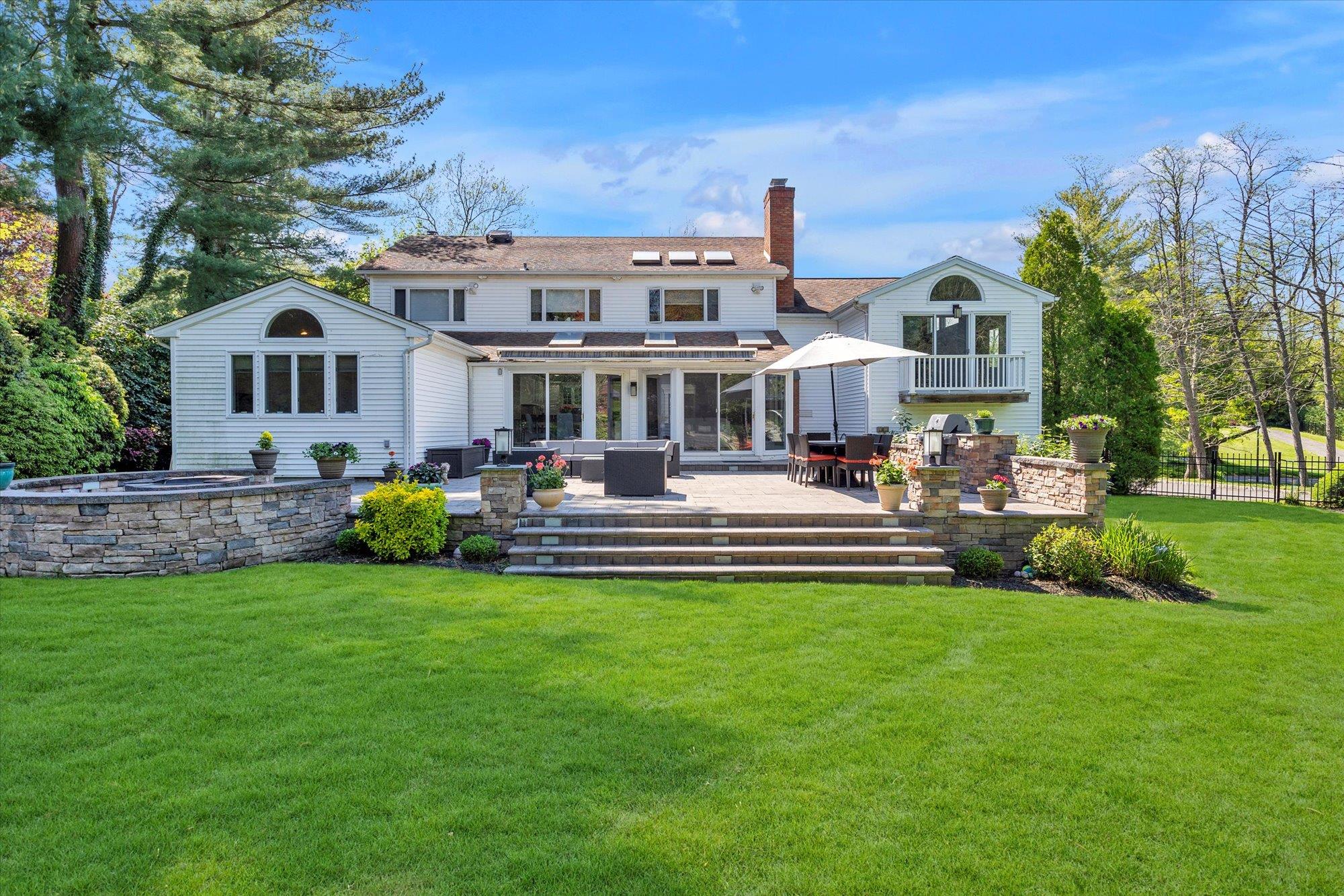 45 Rustic Gate Lane, Dix Hills, New York image 31
