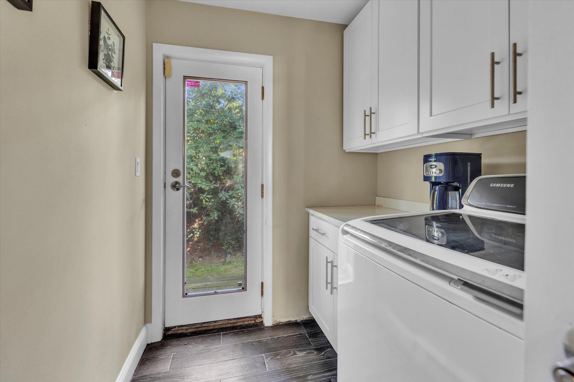 45 Rustic Gate Lane, Dix Hills, New York image 15