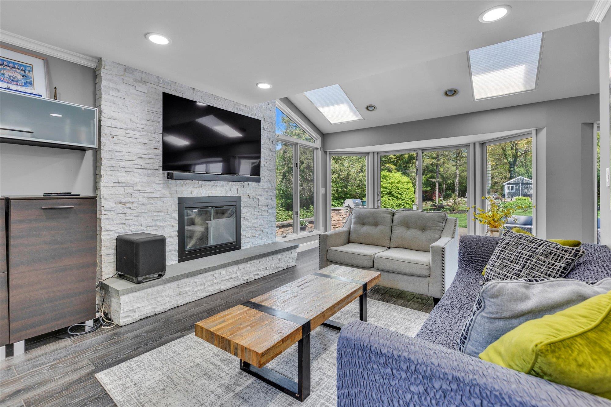 45 Rustic Gate Lane, Dix Hills, New York image 16