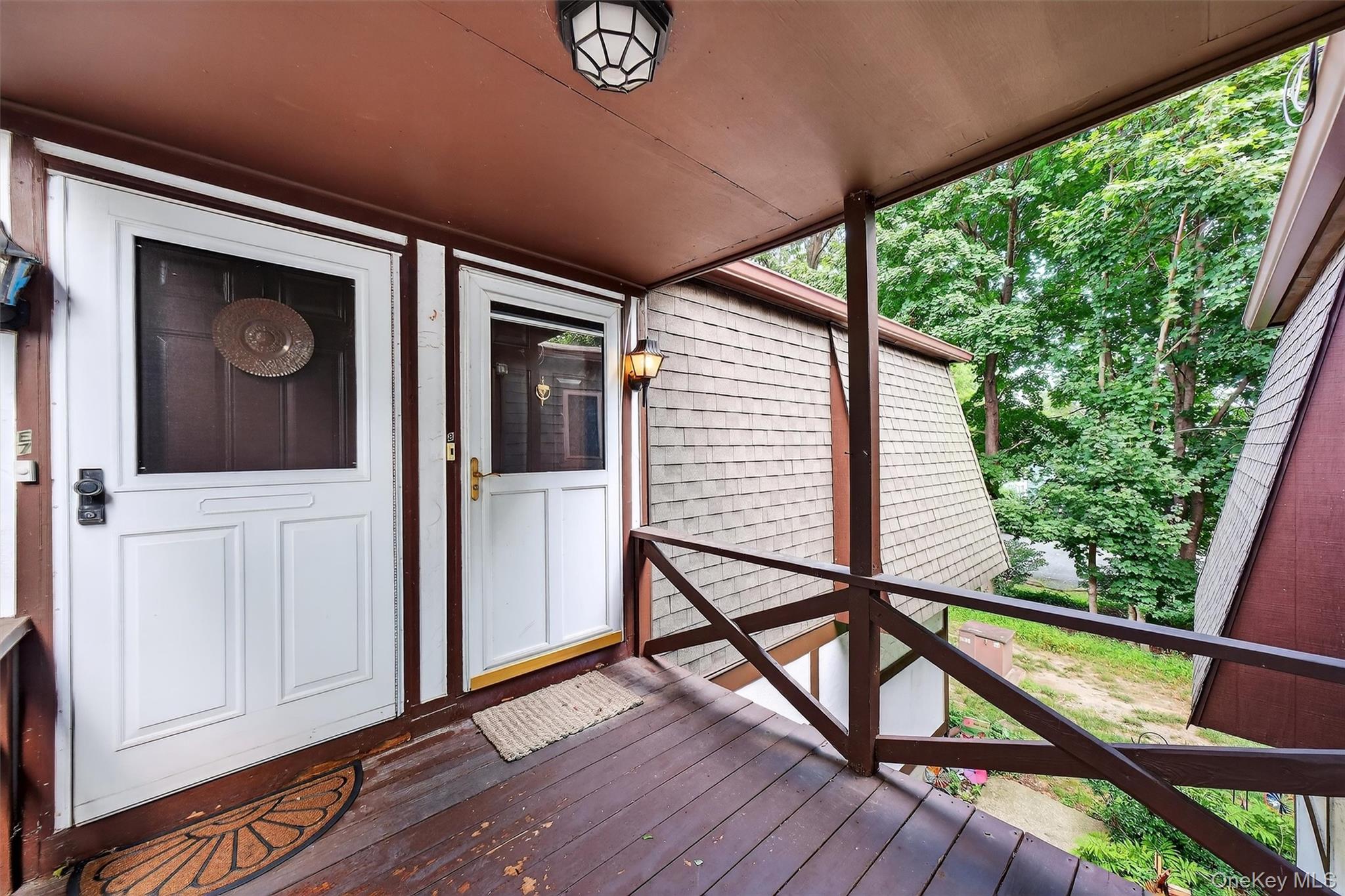 129 Main Street E8