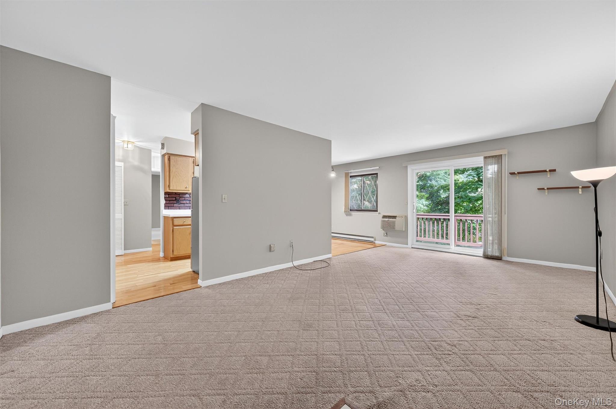 129 Main Street E8
