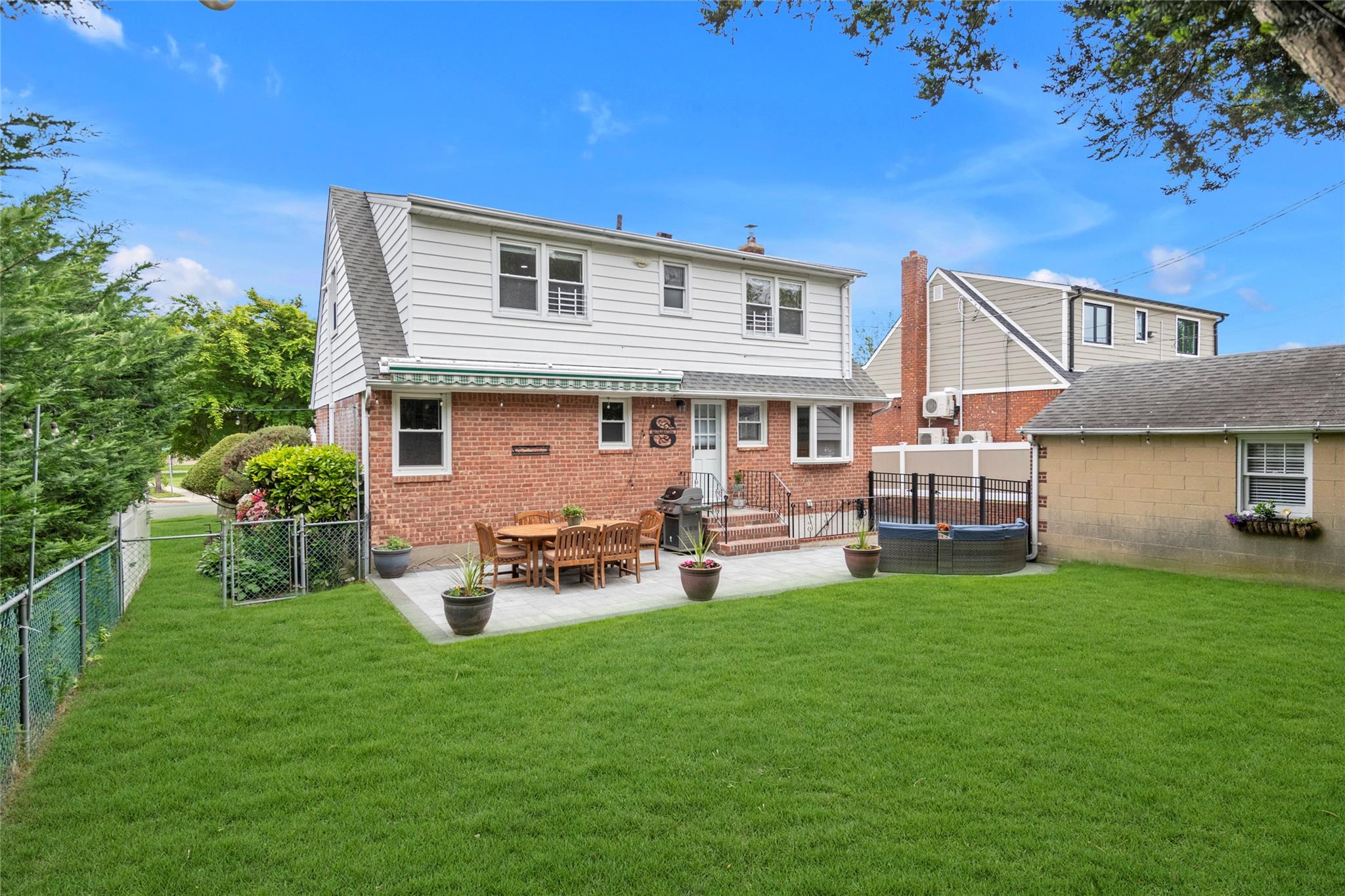 104 South Street, New Hyde Park, New York image 22