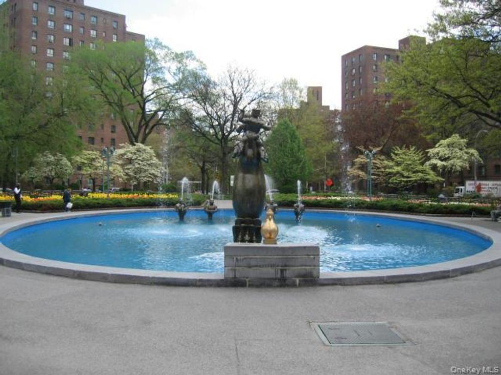 Photo of 1469 West Avenue #1F, Bronx, NY 10462 (MLS # 1007592)