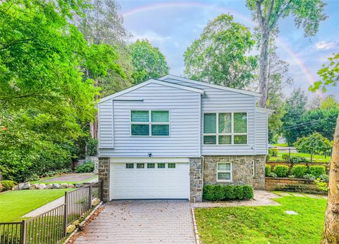10 Briarfield Drive Great Neck NY 11020