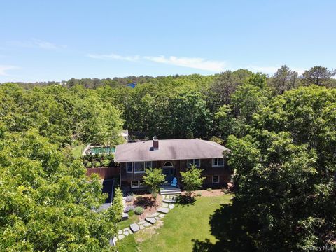 Homes For Rent - 28 Old Trail Road<br/> Water Mill, NY 11976