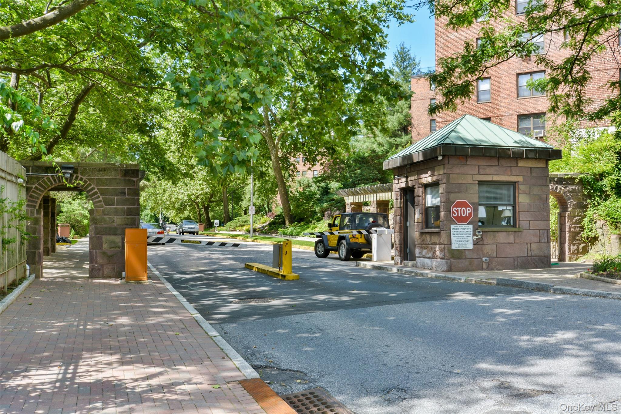 166 Pearsall Drive 5E