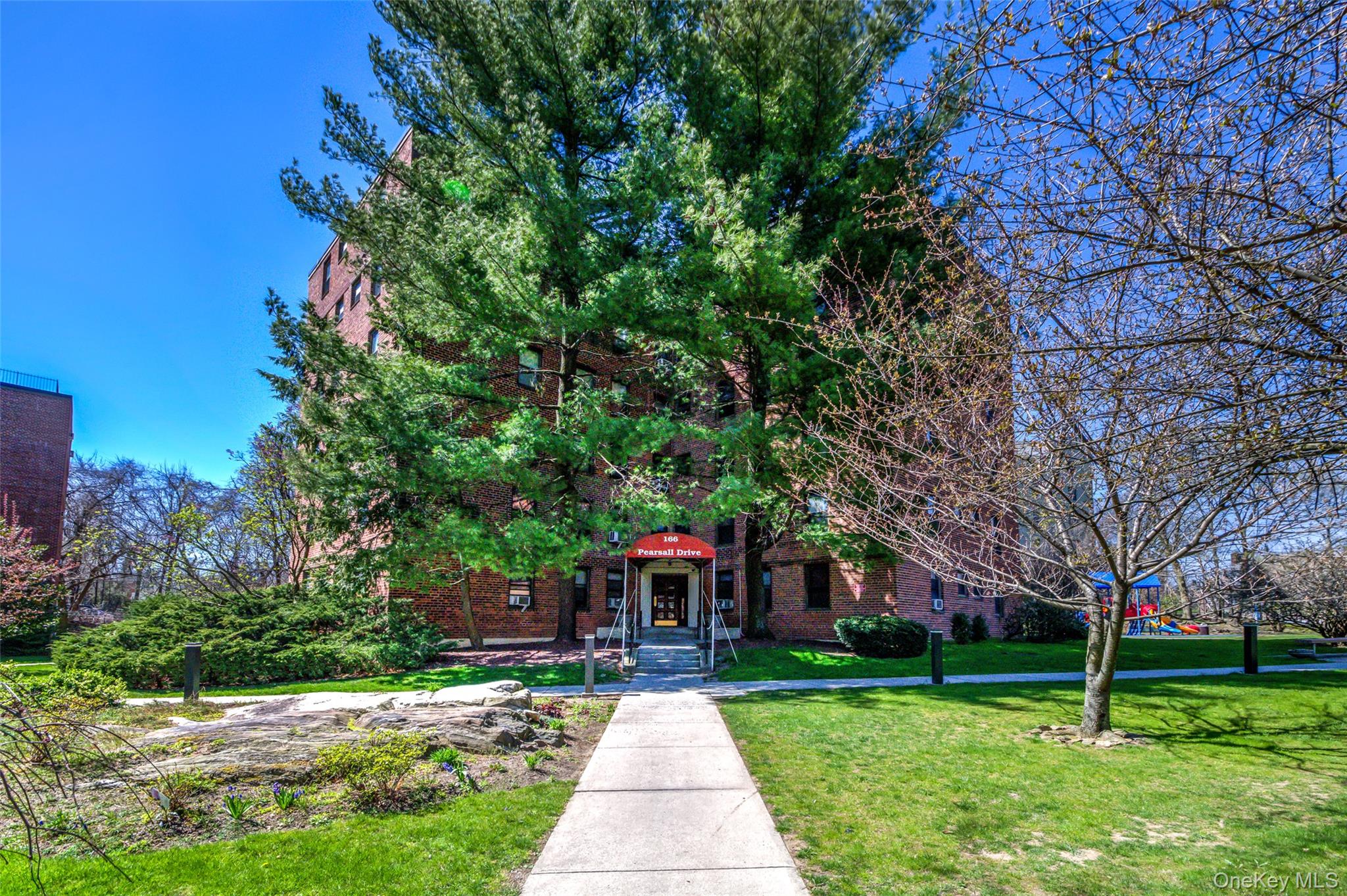 166 Pearsall Drive 5E