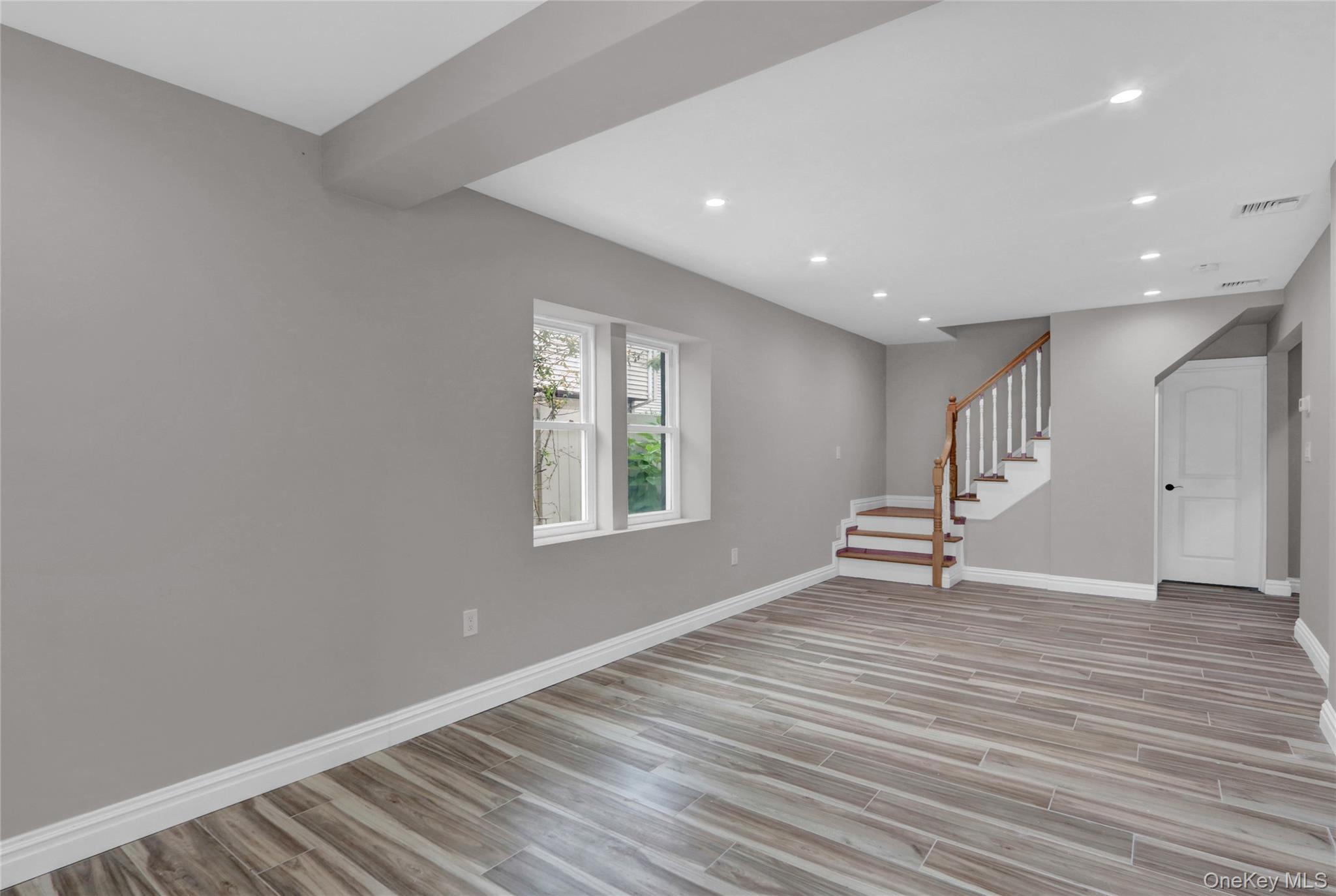 Long Beach, New York 11561, United States, 4 Bedrooms Bedrooms, ,3 BathroomsBathrooms,Residential,Active,181168