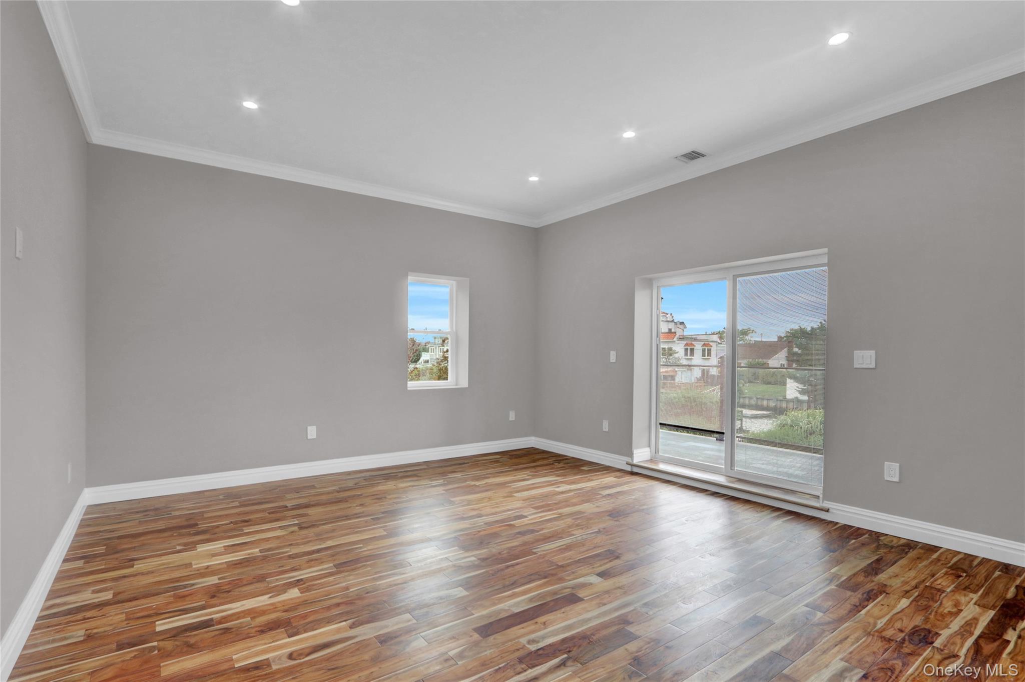 Long Beach, New York 11561, United States, 4 Bedrooms Bedrooms, ,3 BathroomsBathrooms,Residential,Active,181168