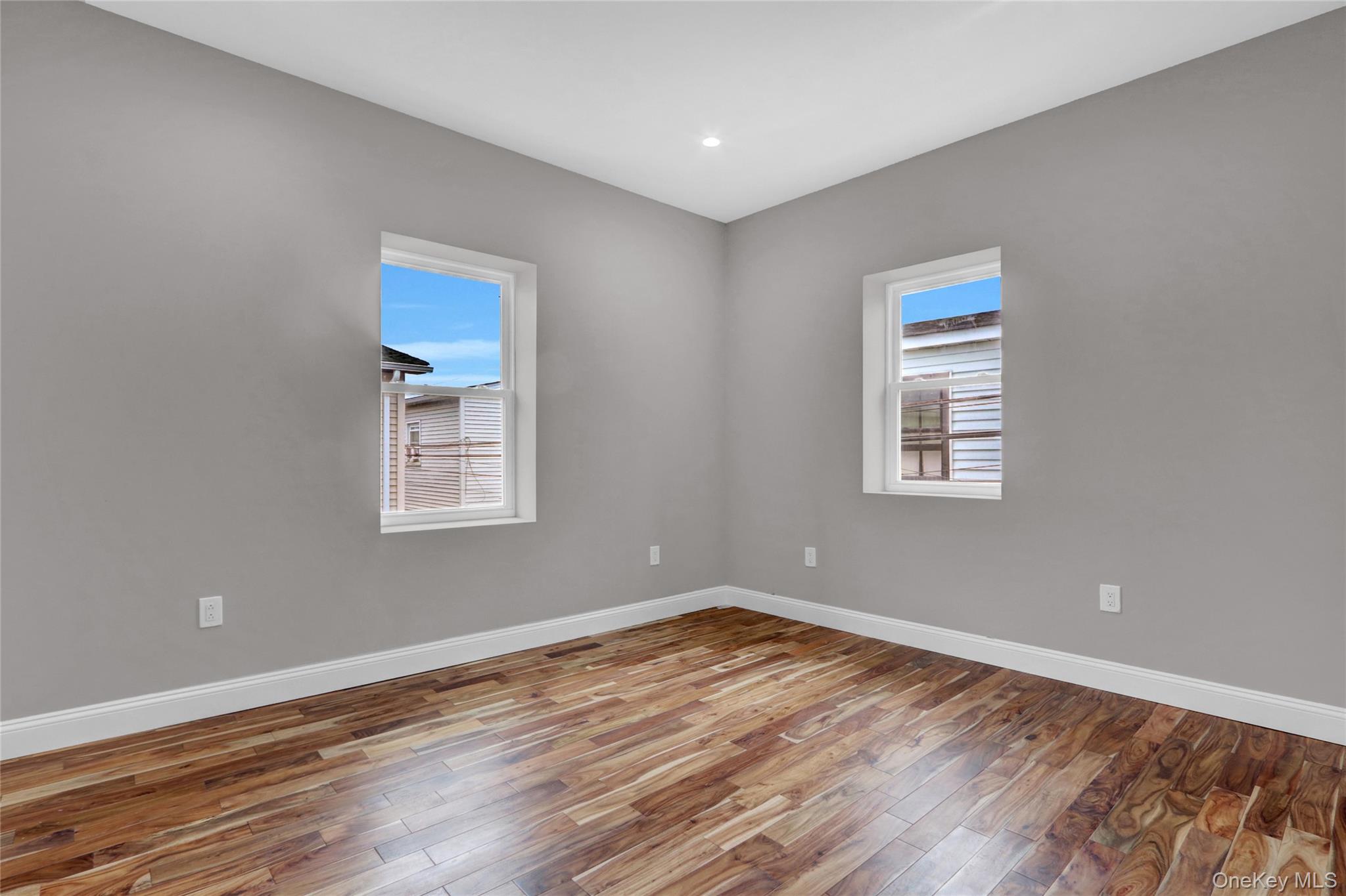 Long Beach, New York 11561, United States, 4 Bedrooms Bedrooms, ,3 BathroomsBathrooms,Residential,Active,181168