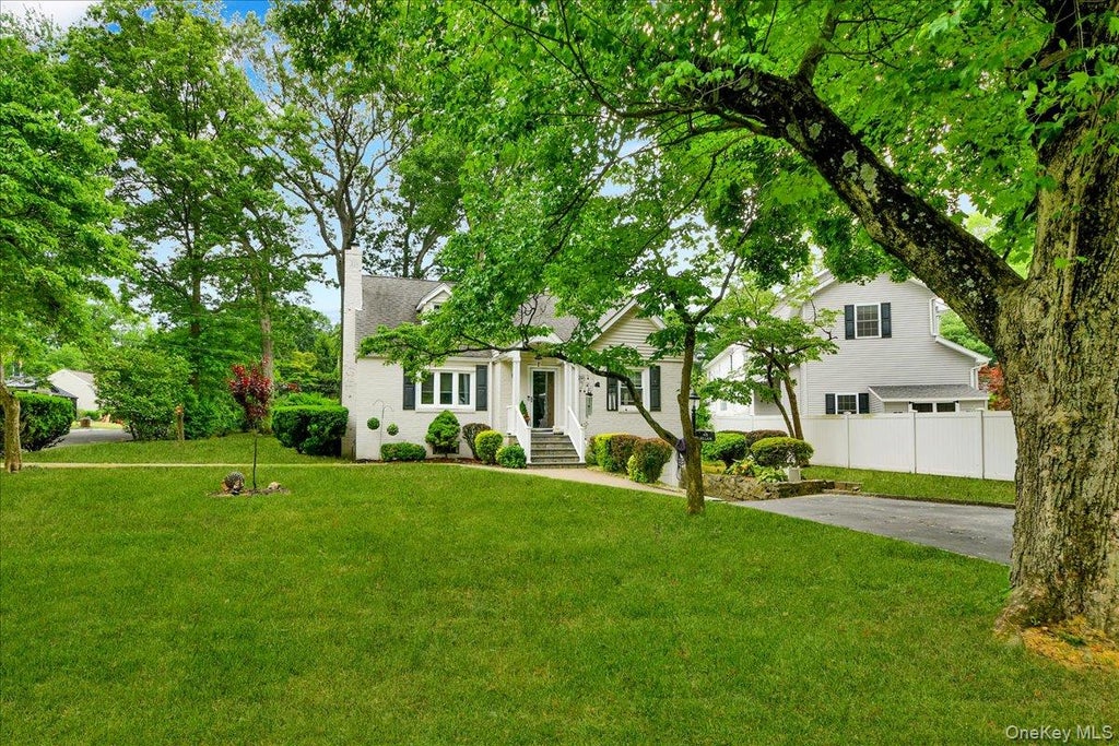 Photo of 48 Bellain Avenue, Harrison, NY 10528 (MLS # 1017904)