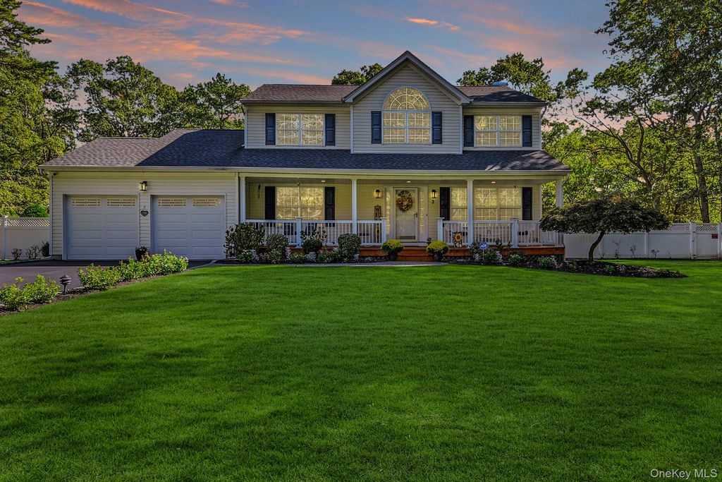 Photo of 3 Farmhouse Drive, Ridge, NY 11961 (MLS # 921396)