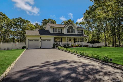 Photo of 3 Farmhouse Drive, Ridge, NY 11961 (MLS # 921396)