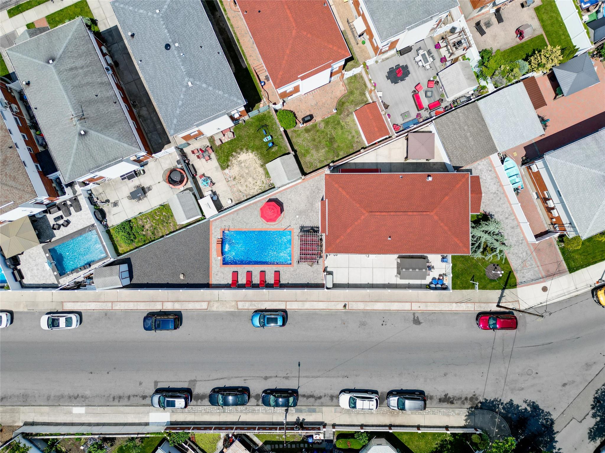 Property for Sale at 99th Street, Howard Beach, Queens, NY - Bedrooms: 6 
Bathrooms: 5 
Rooms: 12  - $1,699,000