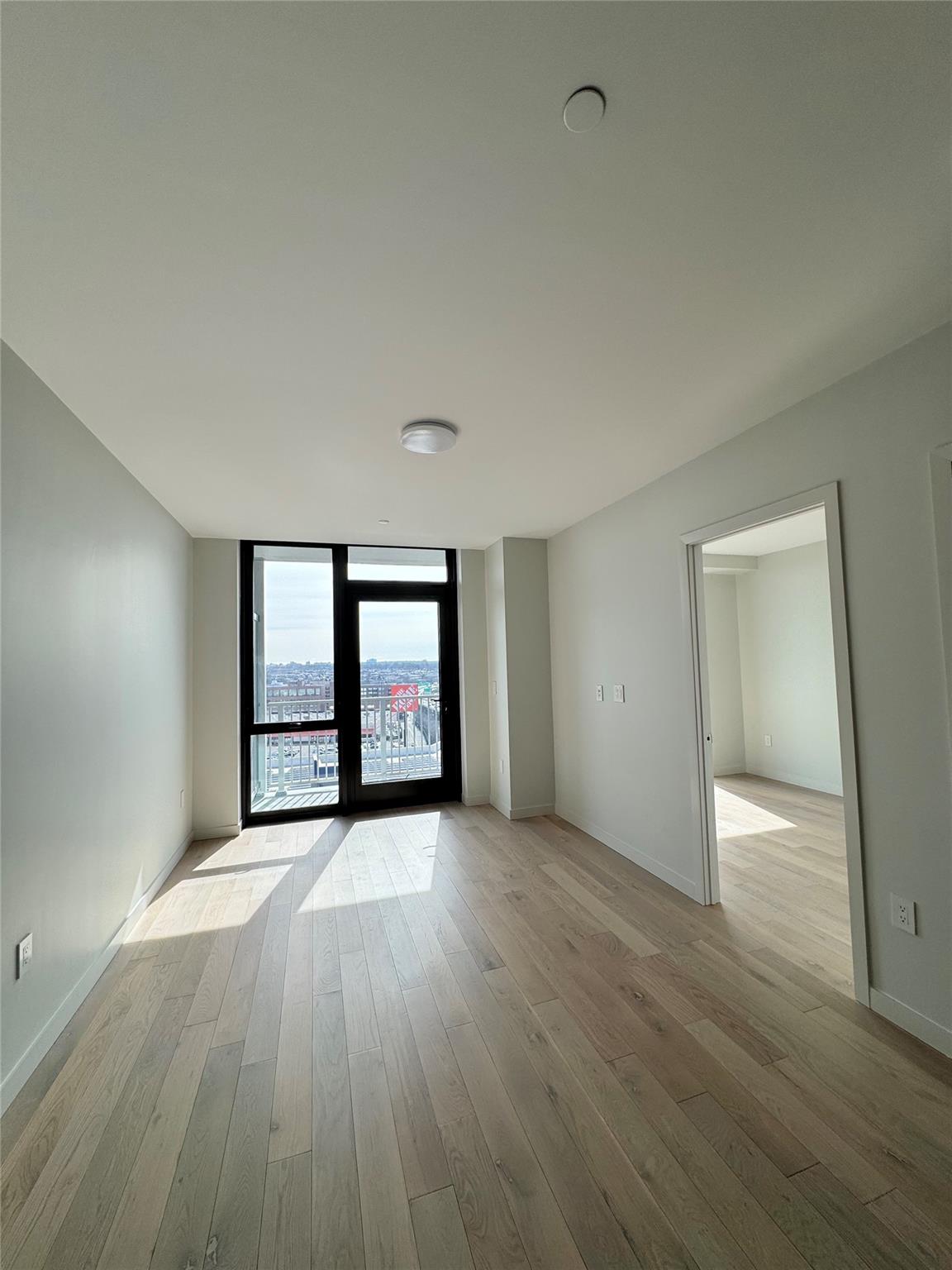 40th Rd Rd, Flushing, Queens, NY - 1 Bedrooms  
1 Bathrooms  
2 Rooms - 