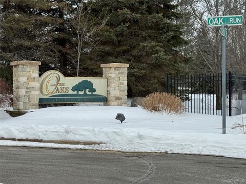 Homes For Sale - 30 Oak Run<br/> Stony Brook, NY 11790