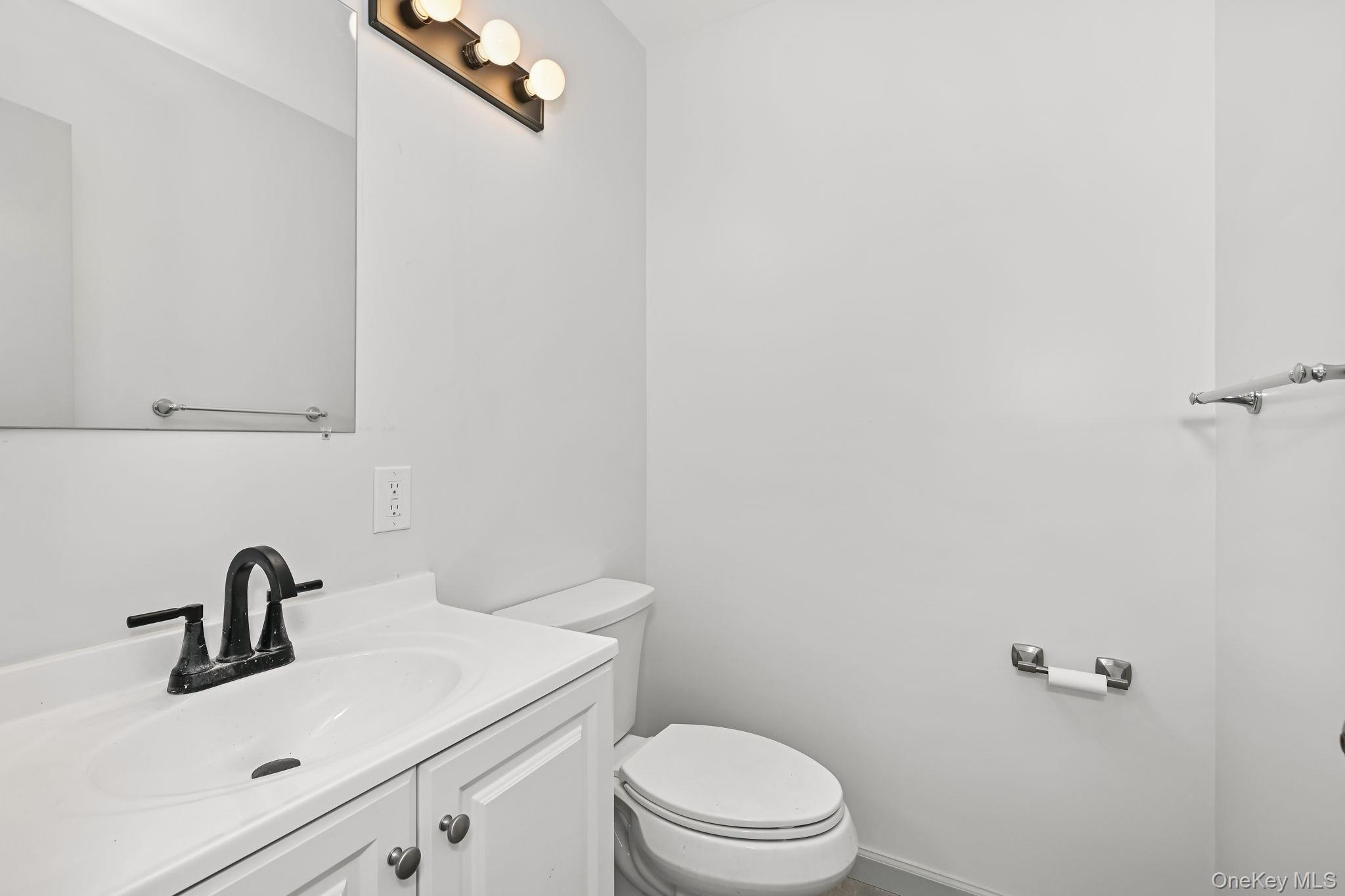 105 Coachlight Square