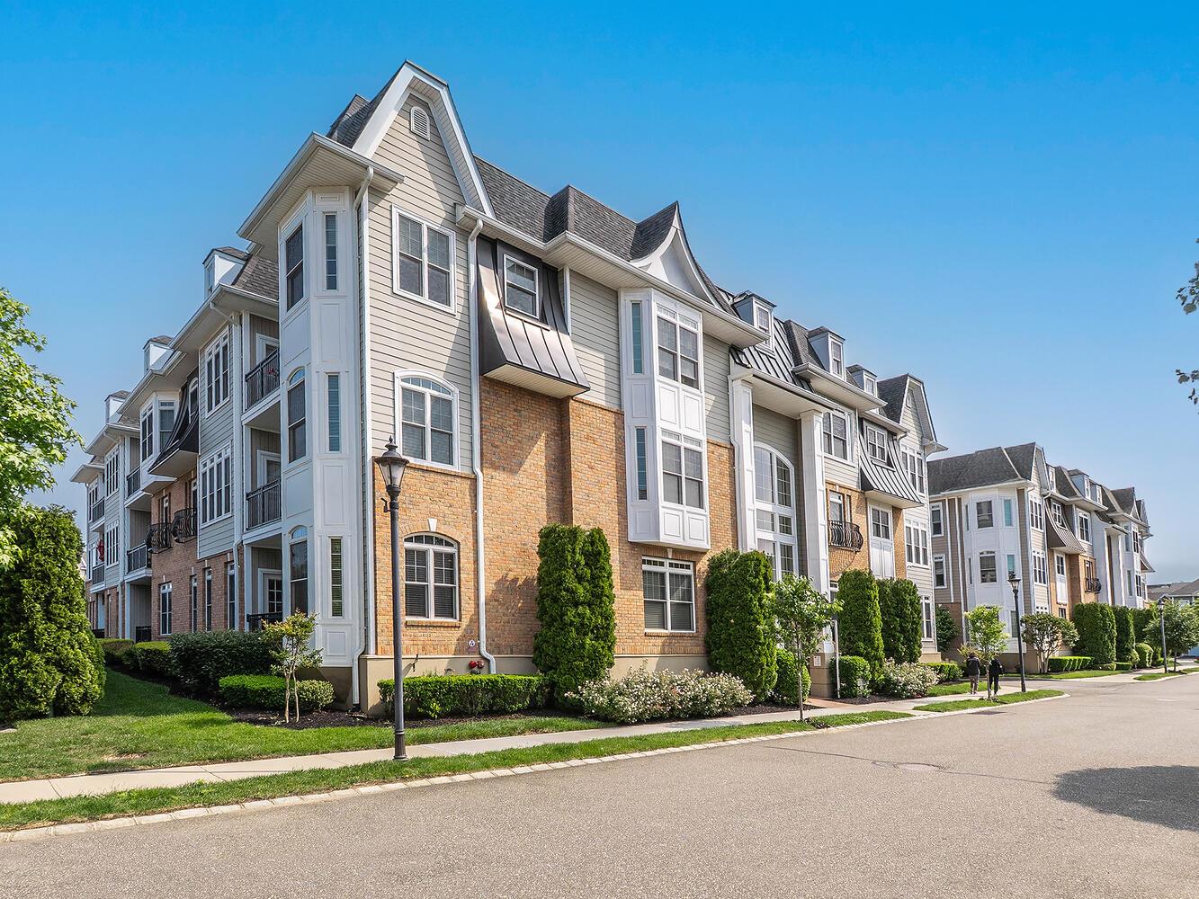 100 Shady Lane #100, Westbury, New York image 2
