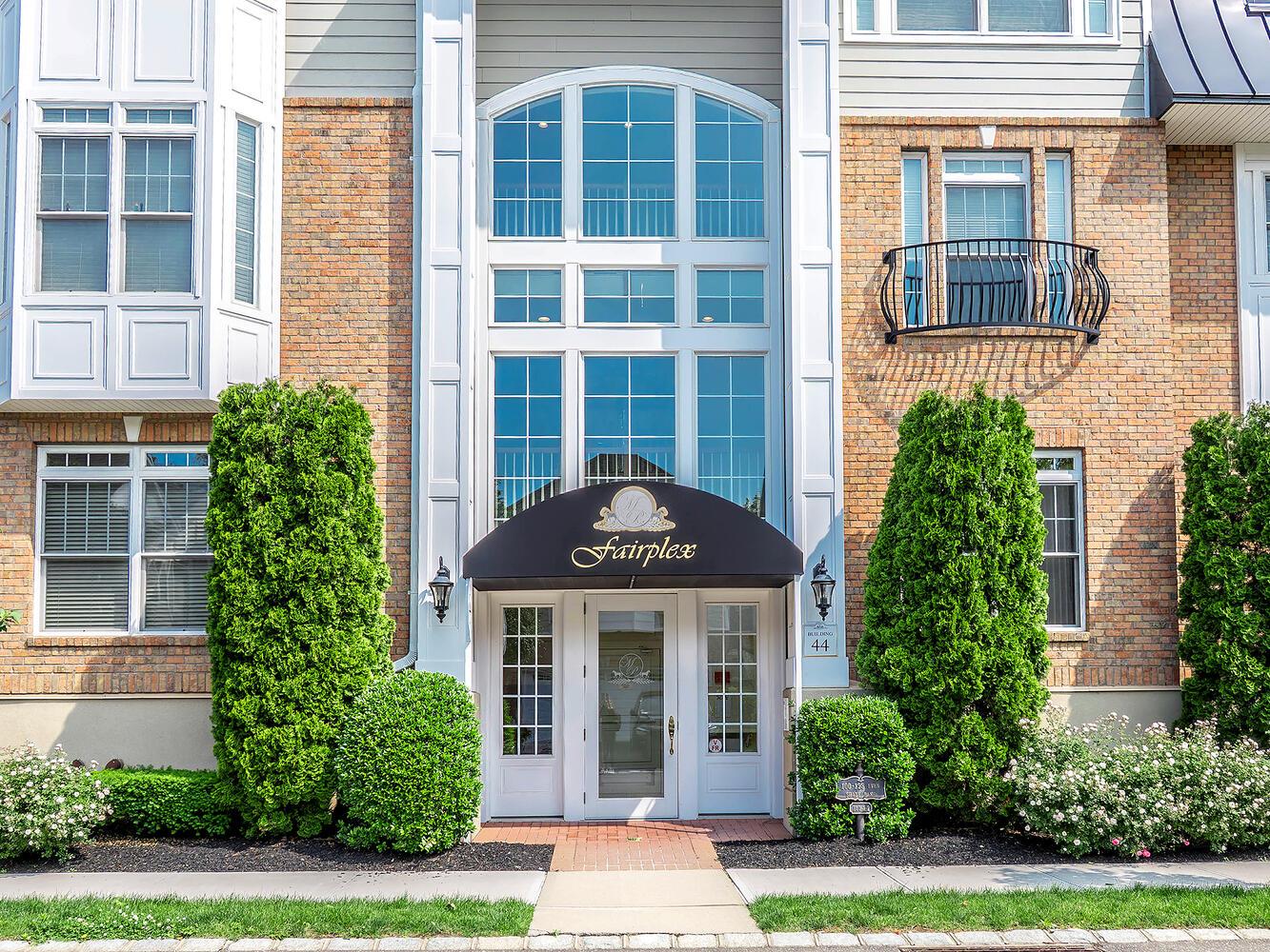 100 Shady Lane #100, Westbury, New York image 1