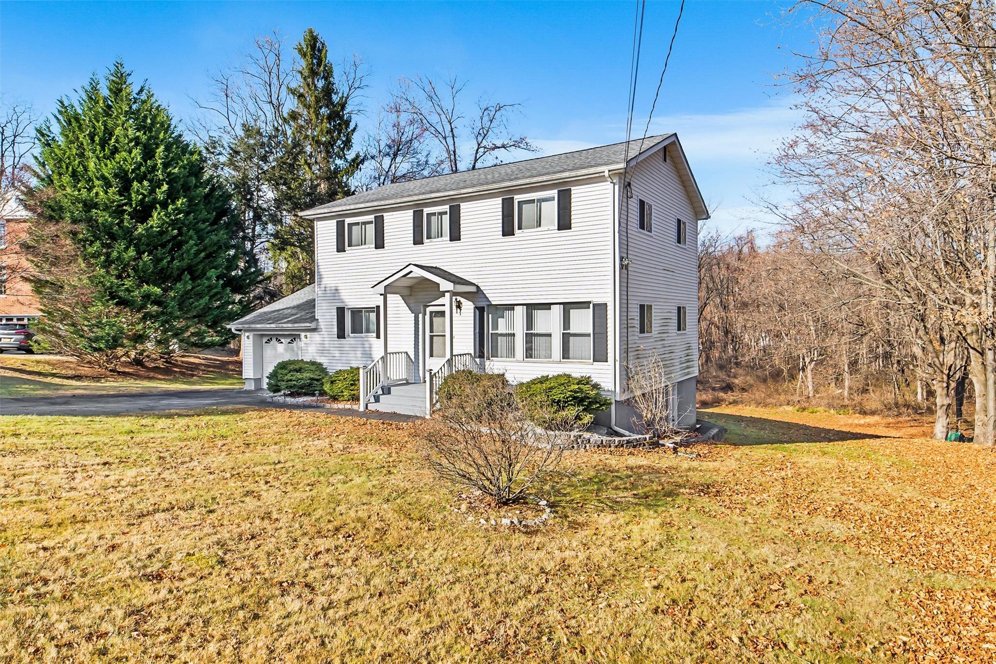 8 Priscilla Court, Cortlandt Manor, New York image 3