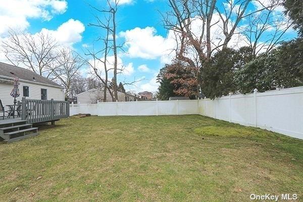 43 Maryland Street, Dix Hills, New York image 18
