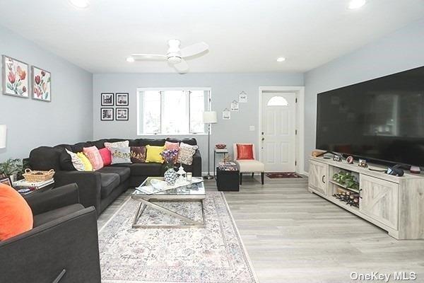 43 Maryland Street, Dix Hills, New York image 4