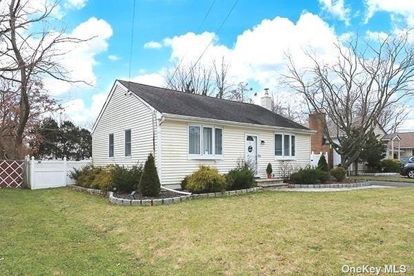 43 Maryland Street, Dix Hills, New York image 2
