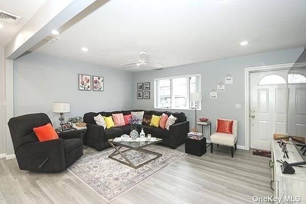 43 Maryland Street, Dix Hills, New York image 5
