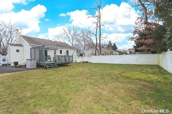 43 Maryland Street, Dix Hills, New York image 17