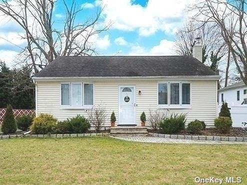 43 Maryland Street, Dix Hills, New York image 1