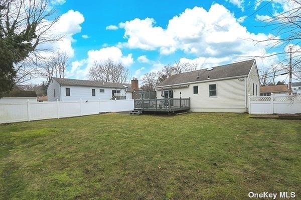 43 Maryland Street, Dix Hills, New York image 16