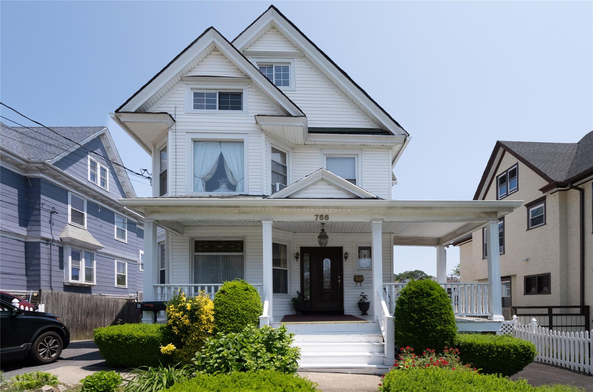 Property for Sale at N Broadway, Yonkers, New York - Bedrooms: 6 
Bathrooms: 5 
Rooms: 11  - $959,000