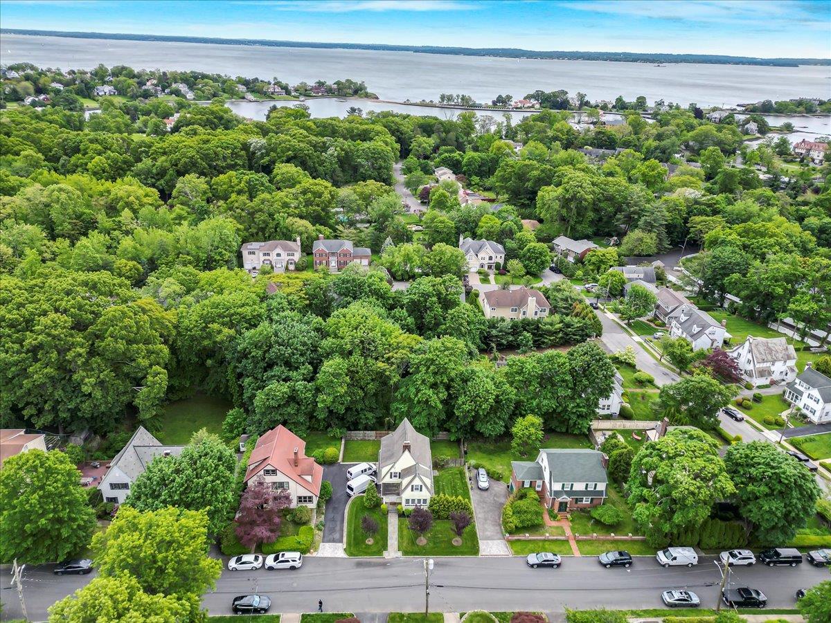 21 Chester Place Pl, New Rochelle, New York image 40