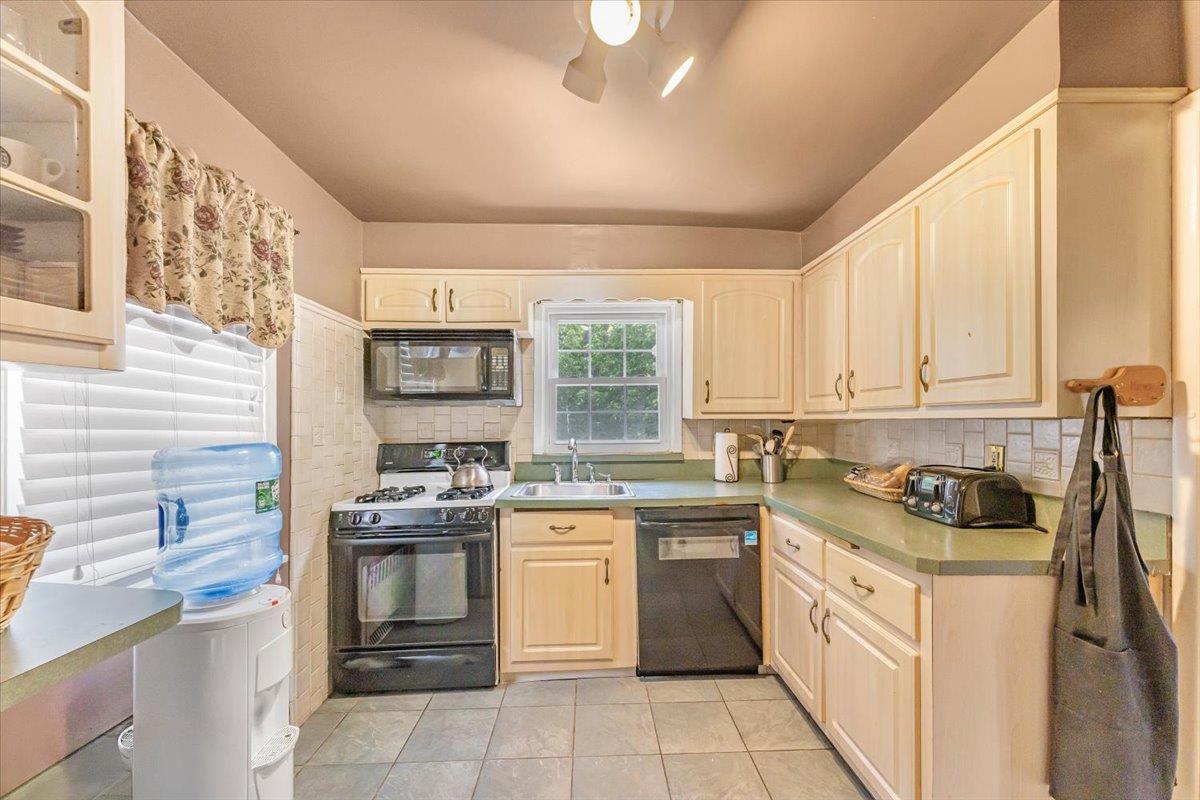 21 Chester Place Pl, New Rochelle, New York image 16