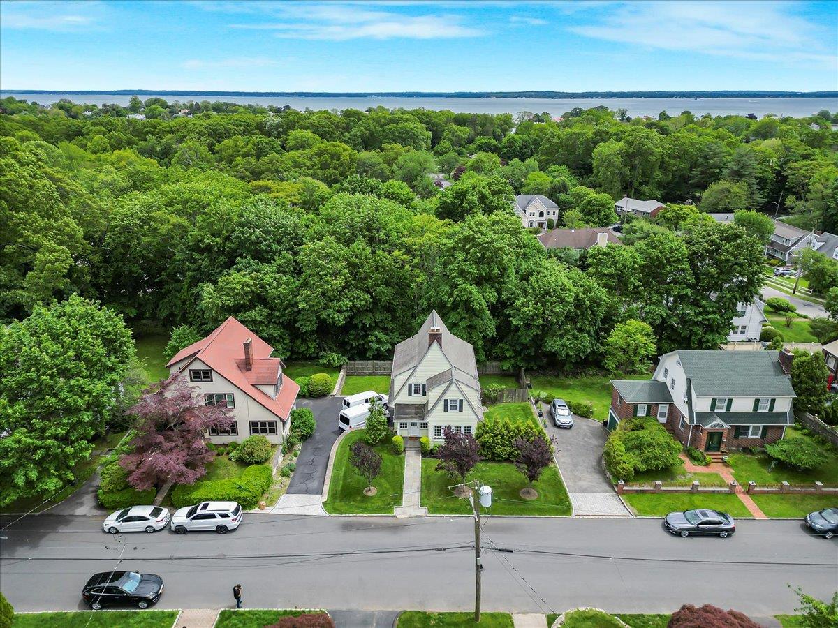 21 Chester Place Pl, New Rochelle, New York image 4