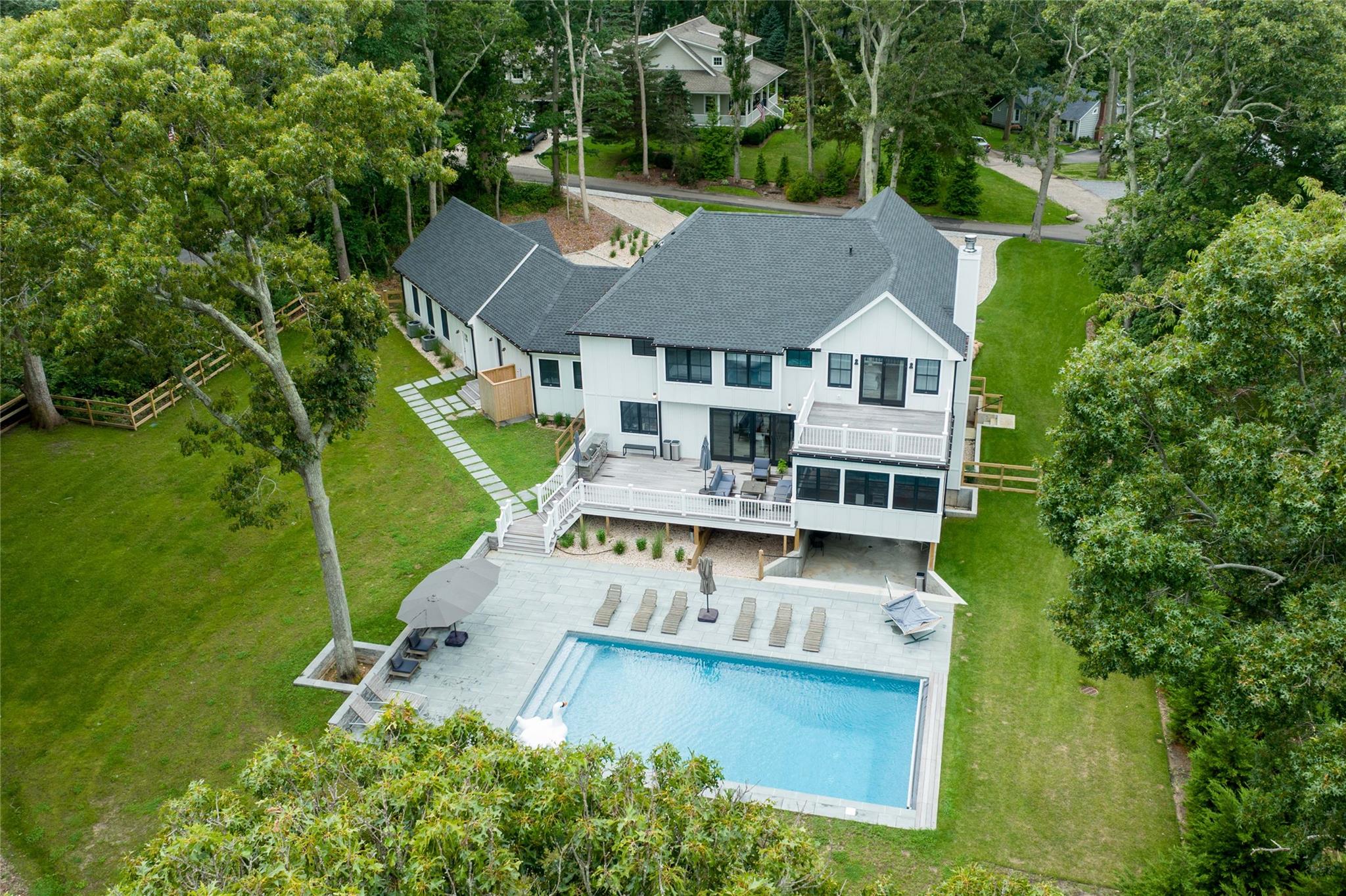 1350 Hortons Lane