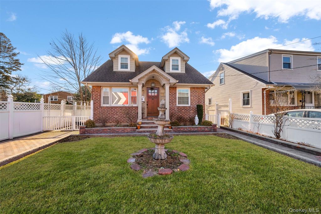 Photo of 215 Rudolf Road, Mineola, NY 11501 (MLS # 951174)