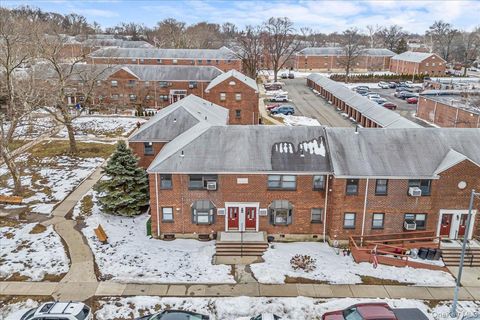 Homes For Sale - 199-18 19th Avenue #18<br/> Whitestone, NY 11357