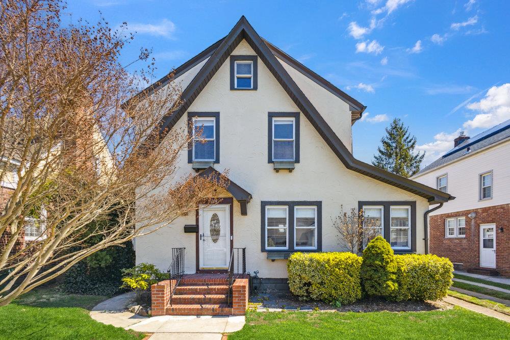 226 Kensington Road, Lynbrook, New York image 2